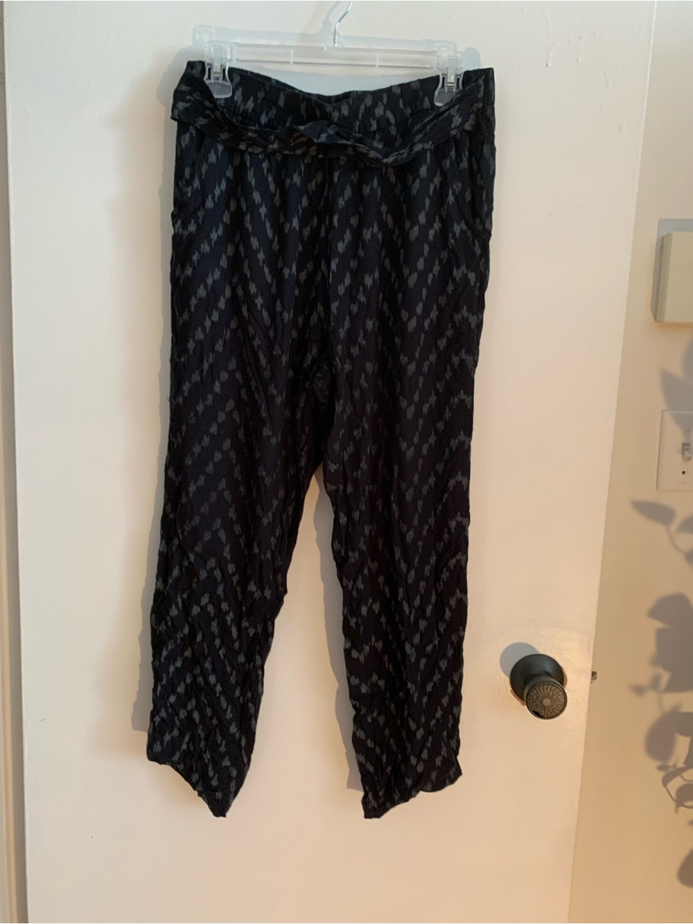 BILLABONG, Women's relax style Black Patterned Harem Pants